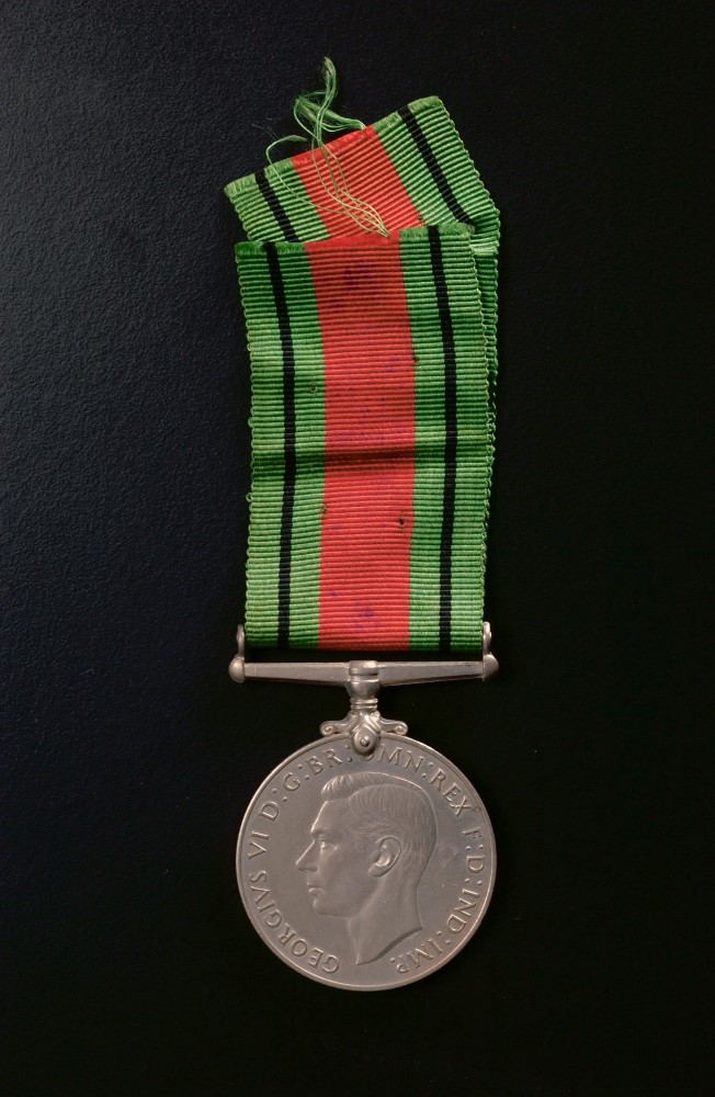 Z 0371 Defence medal Sahat bin Tahir